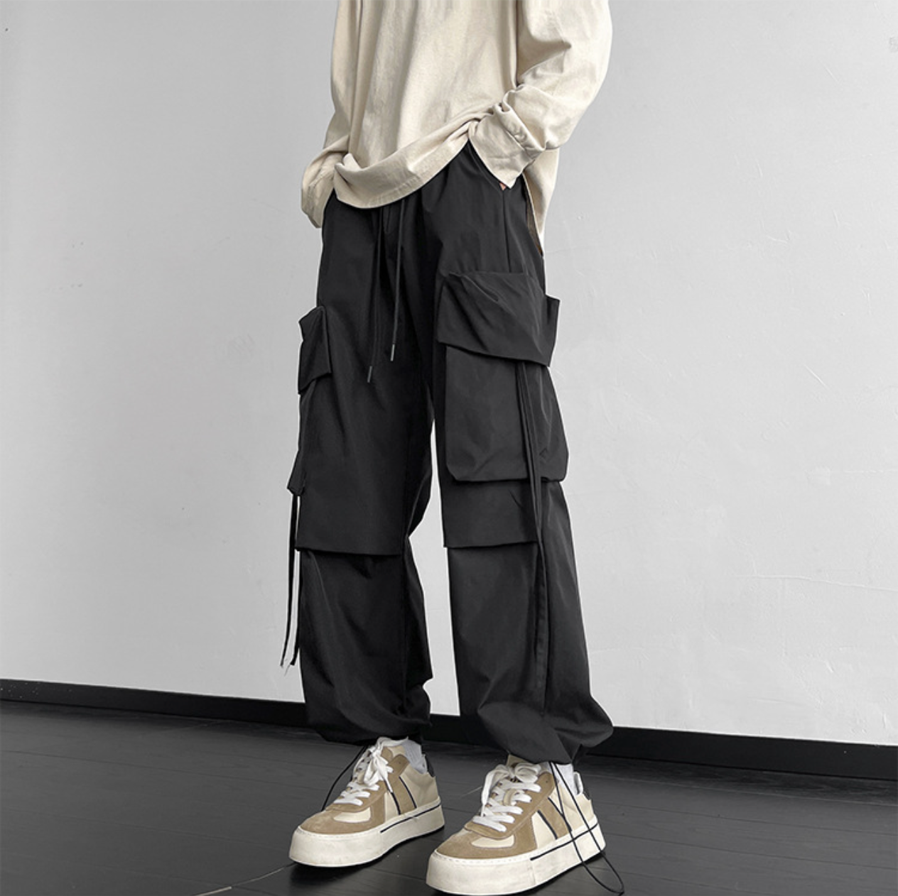 VIBE outdoor functional loose-fitting cargo pants with cuffed ankles